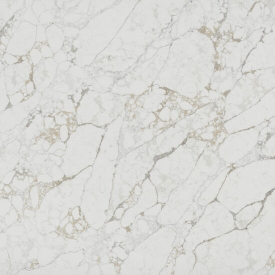 513 Vagli Vena kitchen quartz countertop with bold greige and gold veining on white. Installed by MeVa Granite across Vancouver, Downtown Vancouver, Burnaby, Surrey, Coquitlam, Richmond, Langley, Maple Ridge, White Rock, North Vancouver, West Vancouver, Delta, Port Coquitlam, New Westminster, Pitt Meadows and all Metro Vancouver.